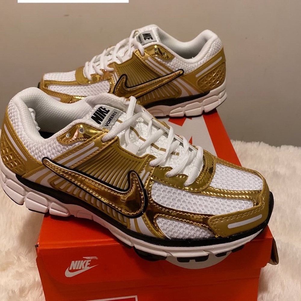 Nike Women's White and Gold Sneakers
